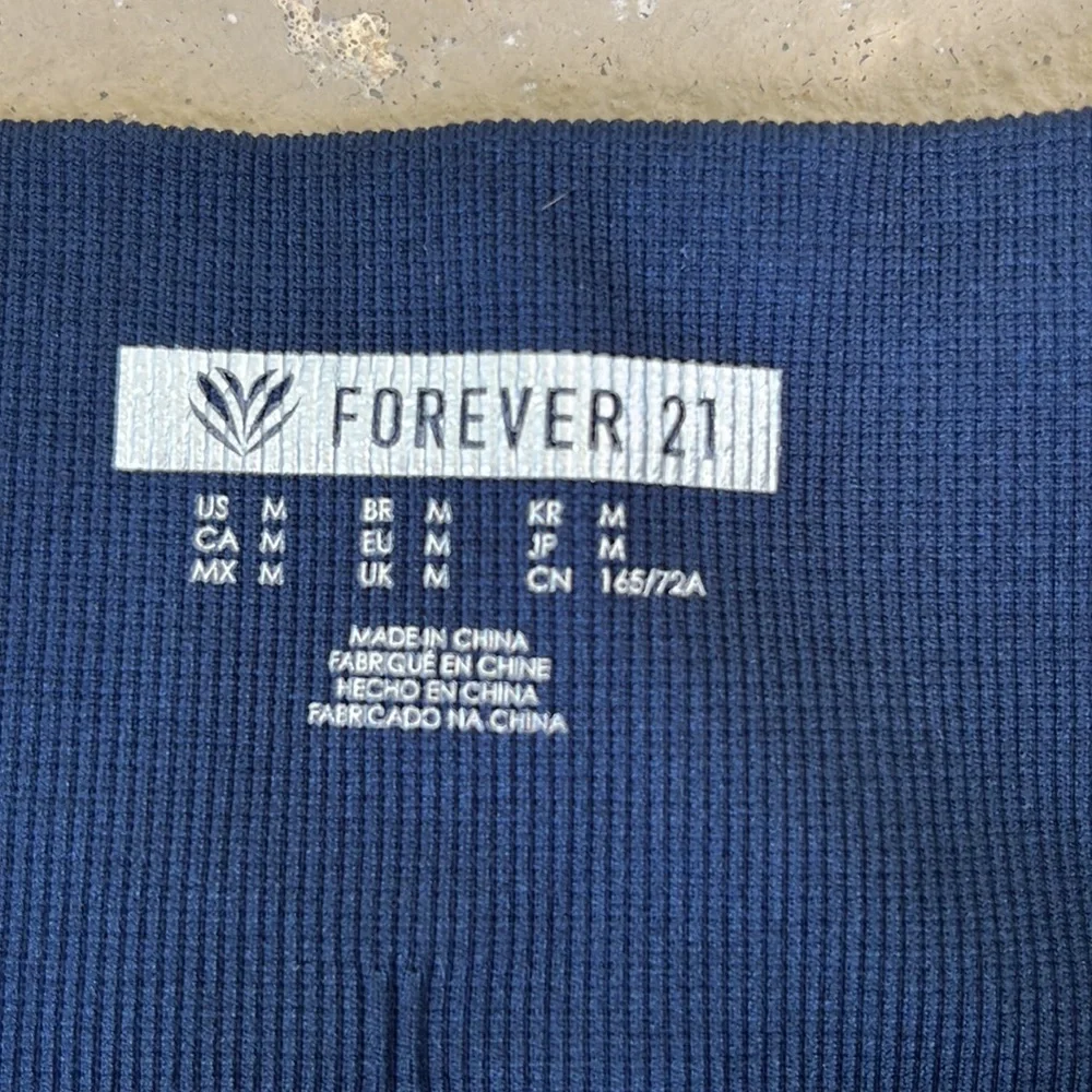 Like new Forever 21 ombre Capri leggings - Picture 5 of 11